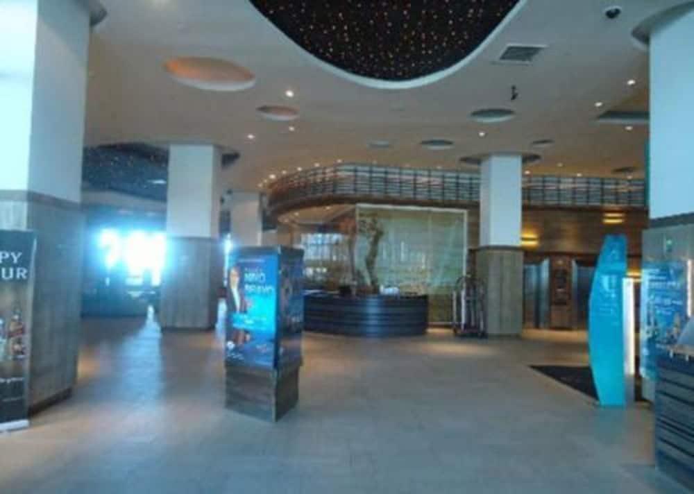 פואנטה ארנס Hotel Dreams Del Estrecho מראה חיצוני תמונה